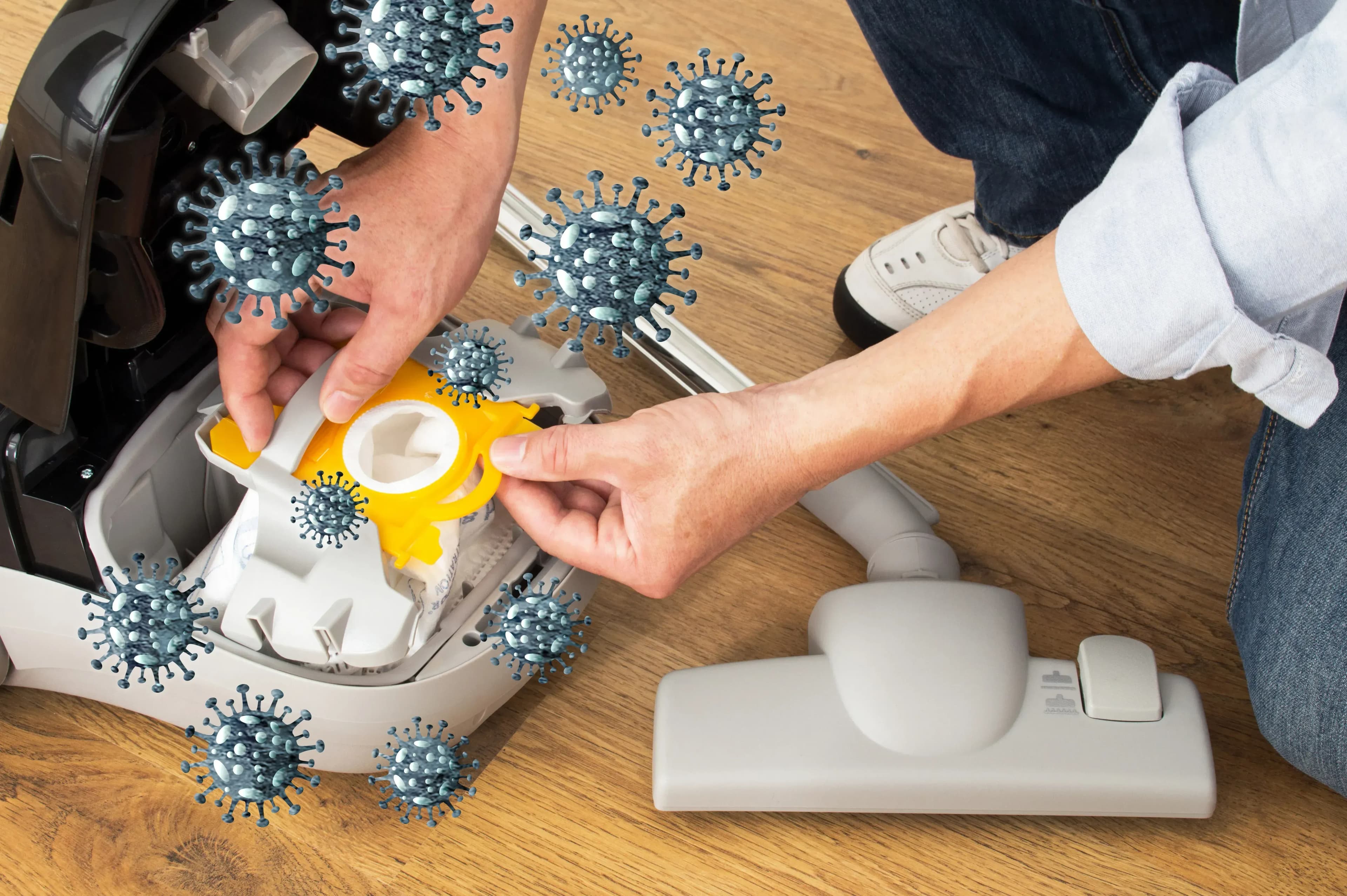 Herkömmlicher Staubsauger staubt beim Beutel wechseln